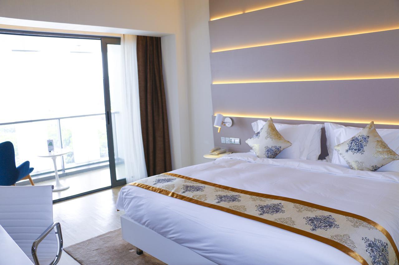 Sanya Phoenix Airport Hotel Esterno foto